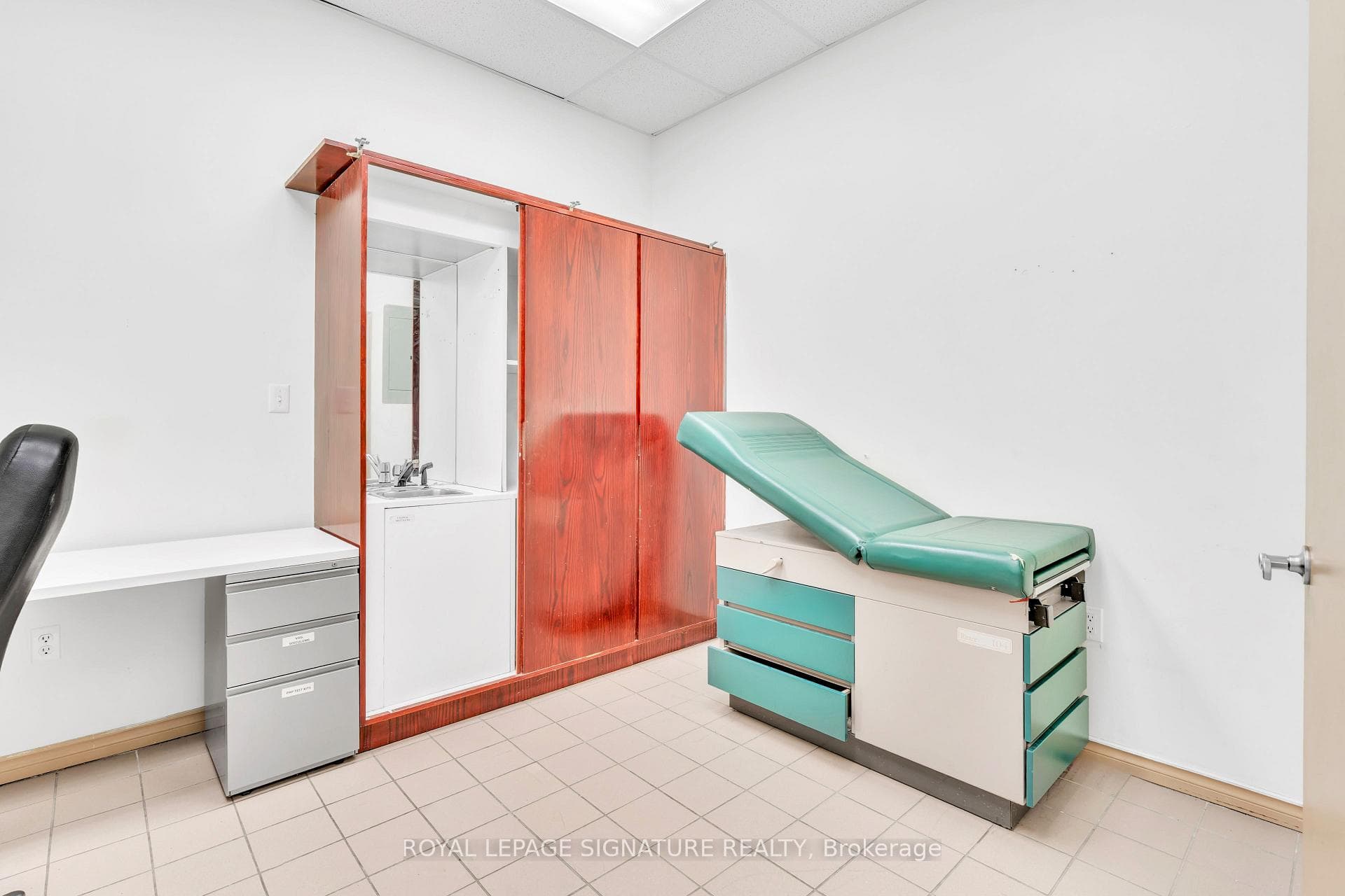 3155 Eglinton Ave E — Medical & Dental Plaza — photo 1
